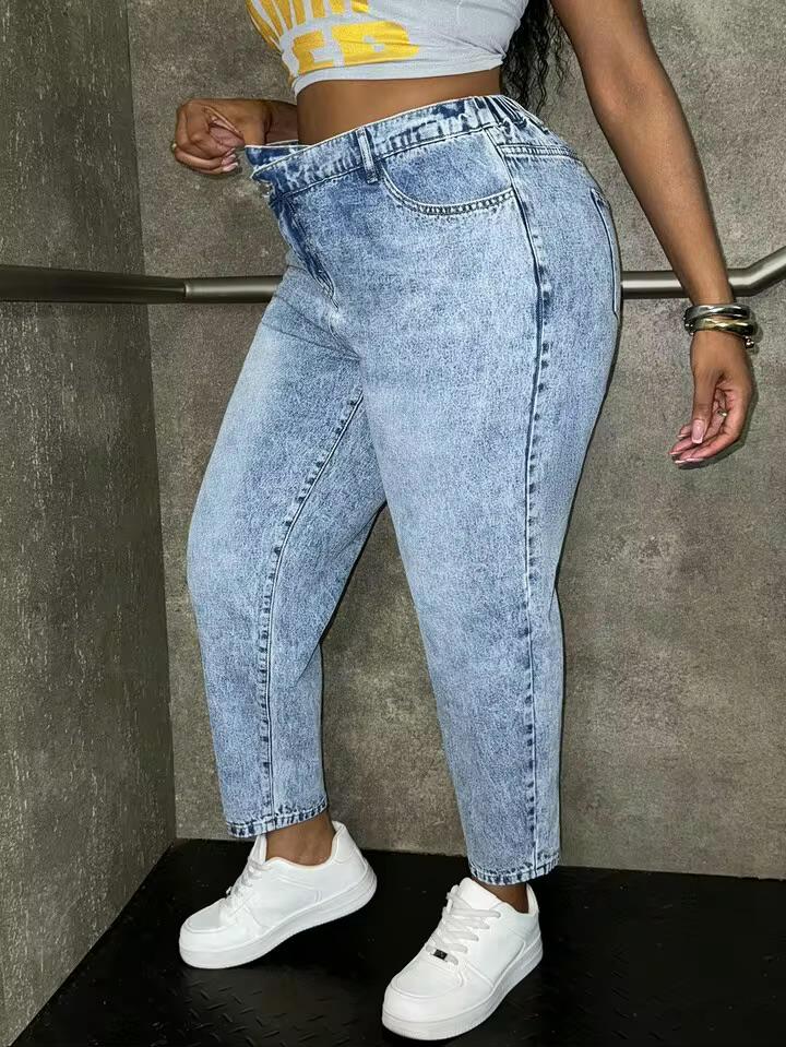 027 | Light Wash High-Waisted Relaxed Mom Jeans | 1XL