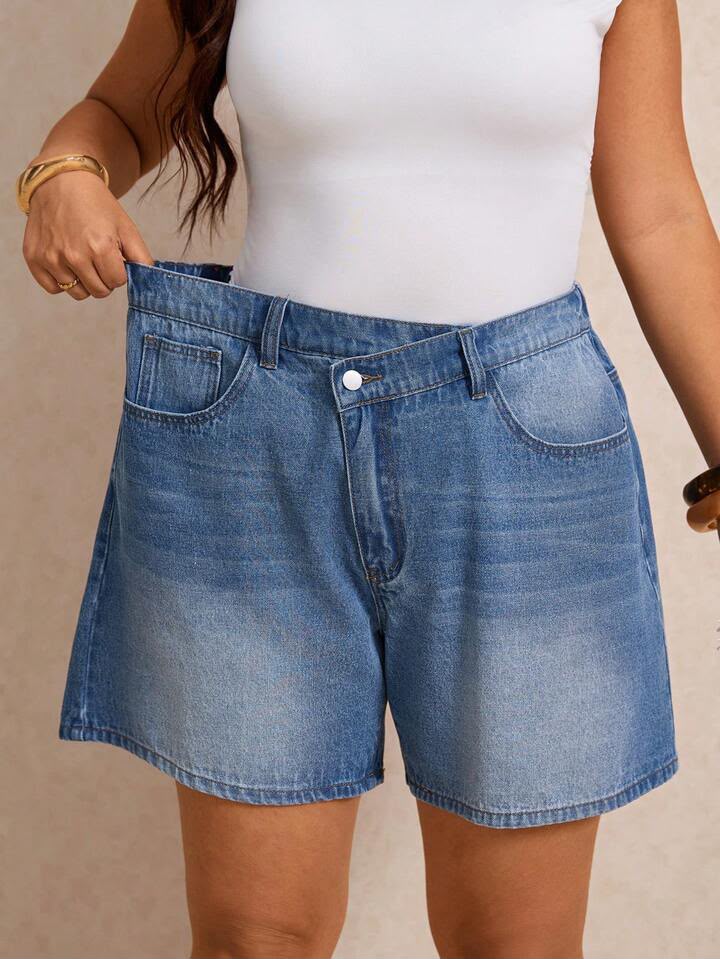 023 | Light Wash Relaxed Denim Shorts | Size 2XL